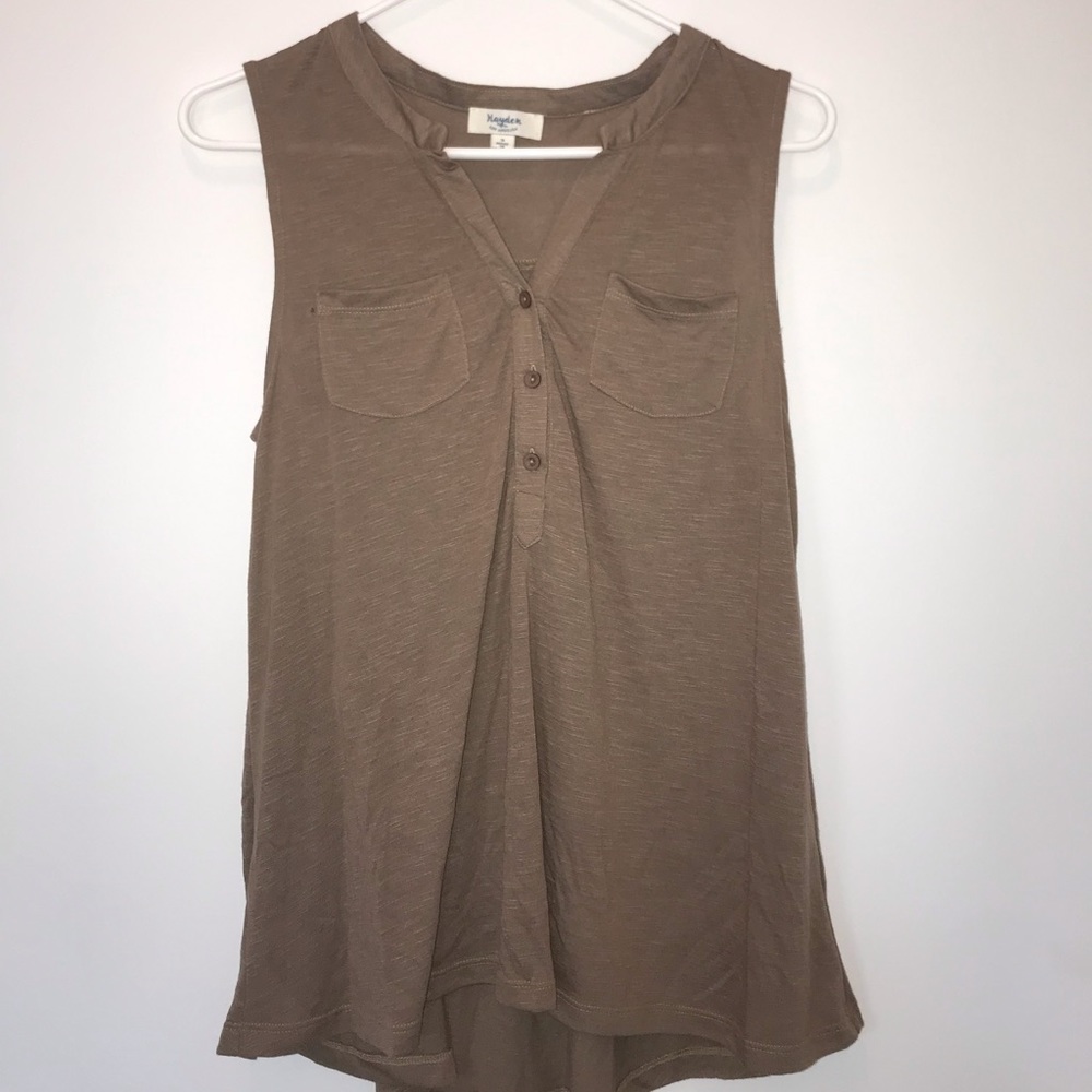 Button tank top